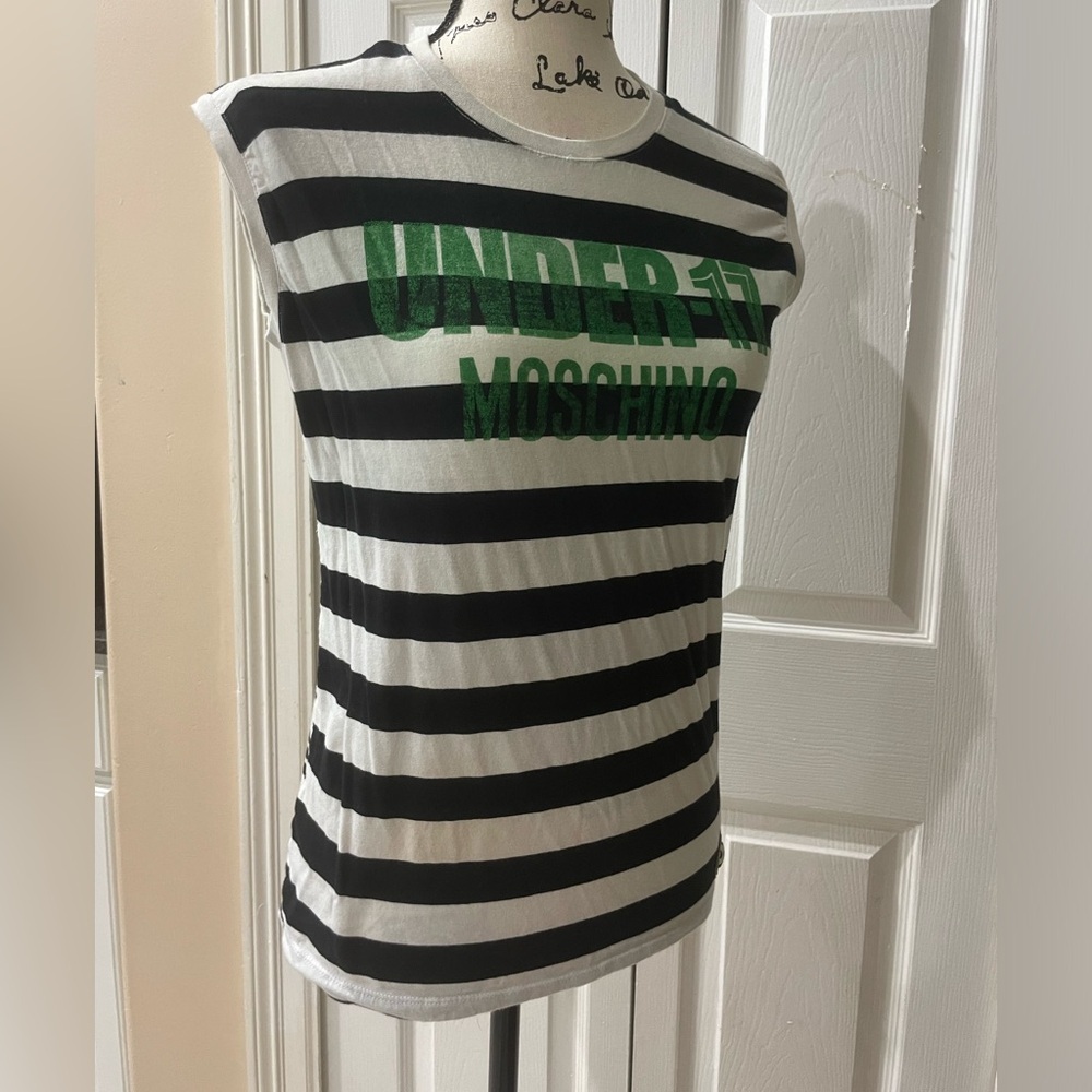 Moschino T-shirt - Picture 6 of 9